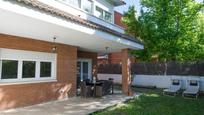 Vista exterior de Casa o xalet de lloguer en Villanueva de la Cañada amb Terrassa