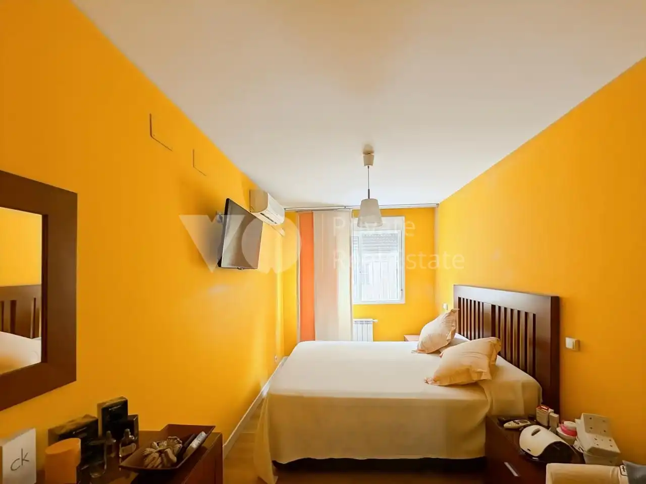 Habitación de Planta baja en venta en Boadilla del Monte con Aire acondicionado, Calefacción y Jardín privado