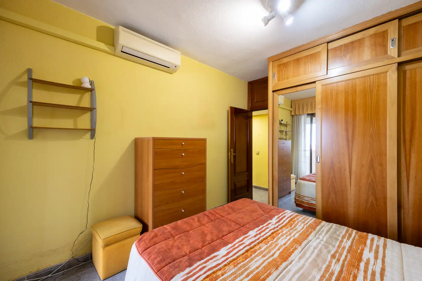 Bedroom of Flat for sale in El Arroyo - La Fuente