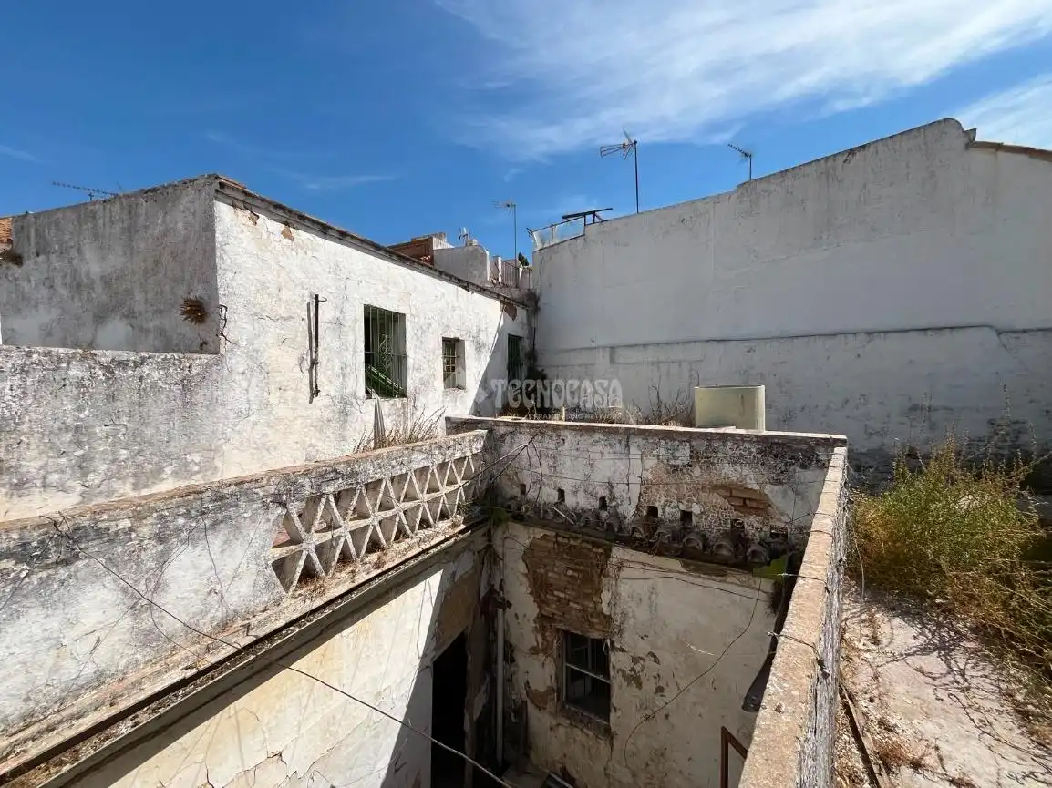 Vista exterior de Casa o xalet en venda en Carmona amb Aire condicionat, Calefacció i Moblat
