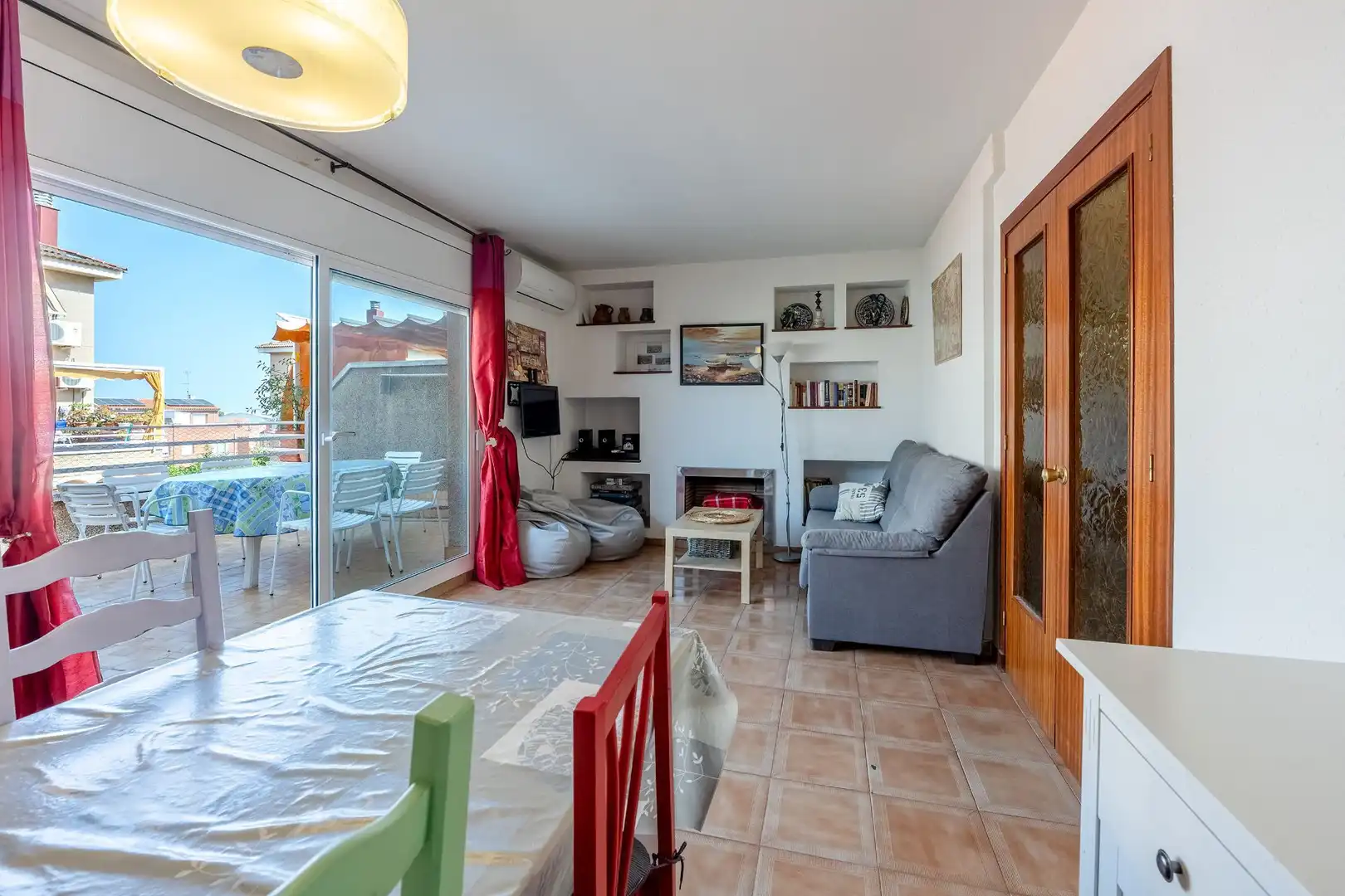 Sala d'estar de Pis en venda en Calafell amb Terrassa, Moblat i Piscina comunitària