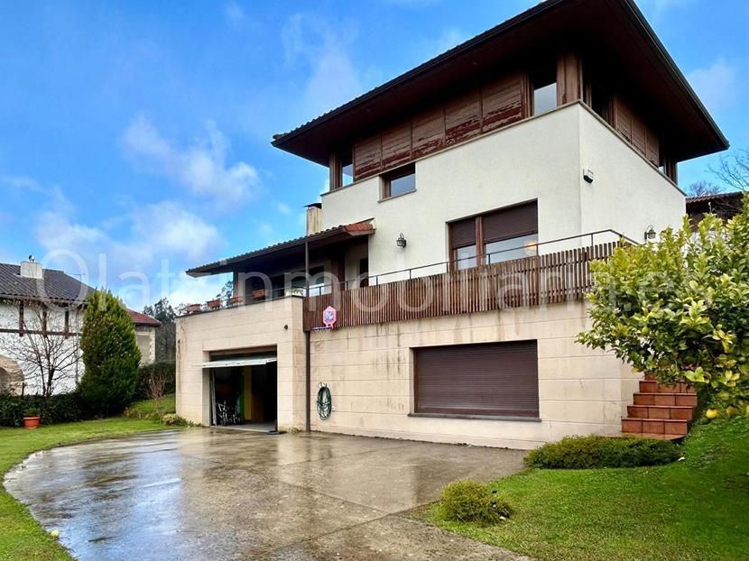Exterior view of House or chalet for sale in Güeñes  with Heating, Terrace and Storage room
