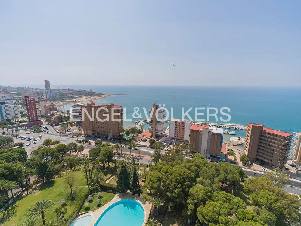 Vista exterior de Pis en venda en Alicante / Alacant amb Aire condicionat, Calefacció i Traster