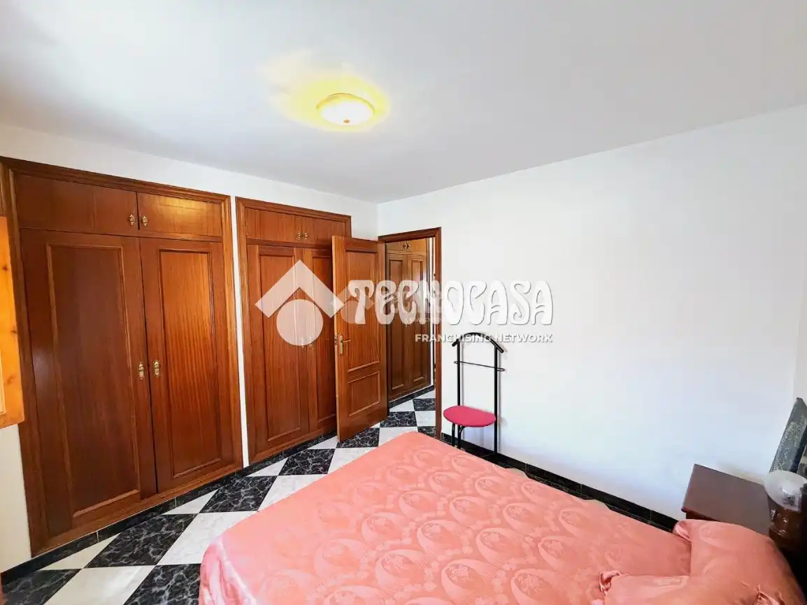 Habitación de Casa adosada en venta en Campillo de Altobuey con Calefacción, Jardín privado y Terraza