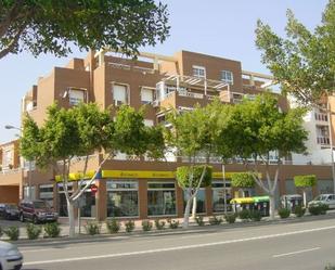 Vista exterior de Local en venda en  Almería Capital