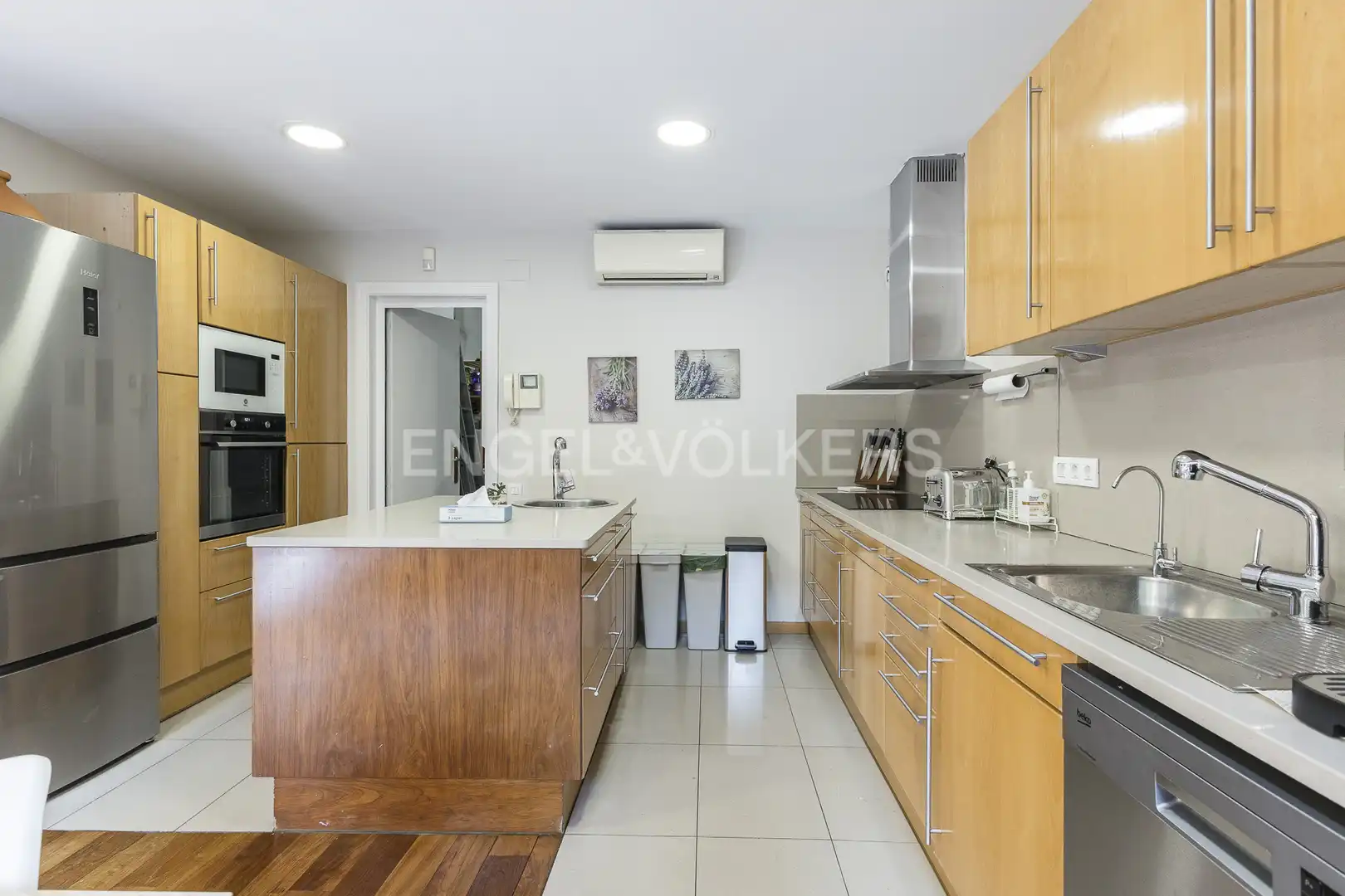 Kitchen of Houses for rent in Barcelona  with Air Conditioner, Heating and Private garden