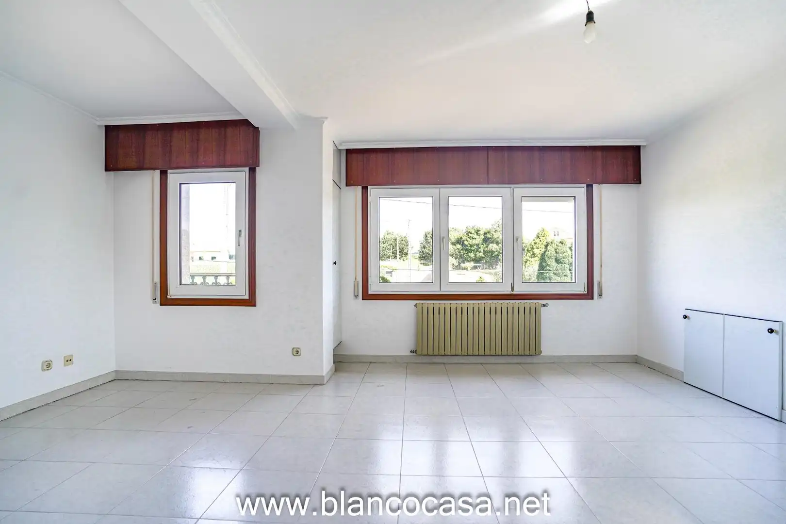Sala de estar de Casa o chalet en venta en Carballo con Calefacción, Jardín privado y Trastero