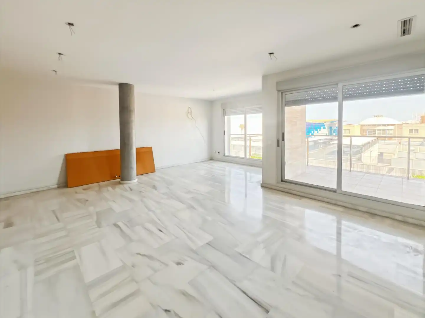 Sala d'estar de Pis en venda en Castellón de la Plana / Castelló de la Plana amb Aire condicionat, Terrassa i Traster