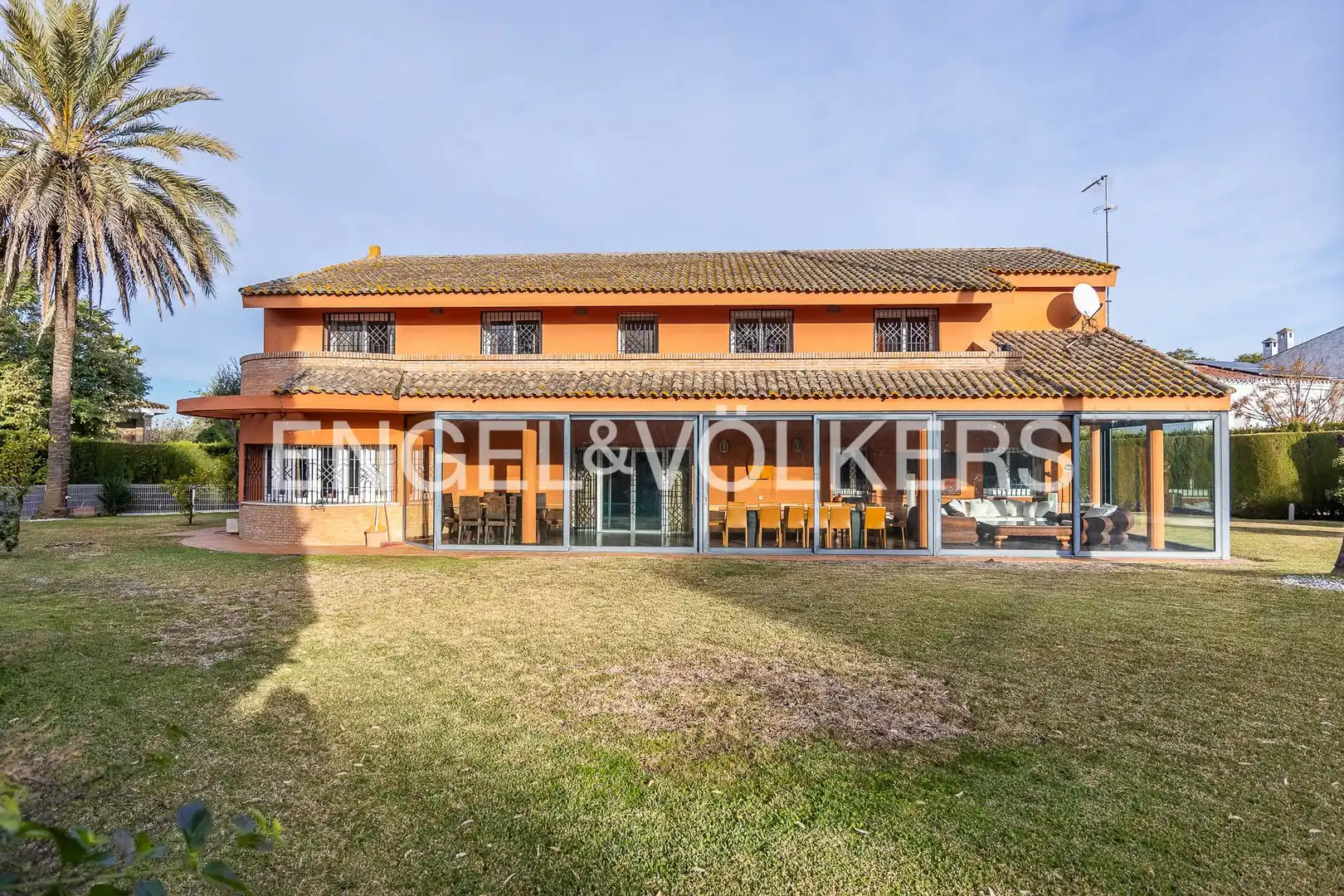 Vista exterior de Casa o chalet en venta en Mairena del Aljarafe con Aire acondicionado, Calefacción y Jardín privado