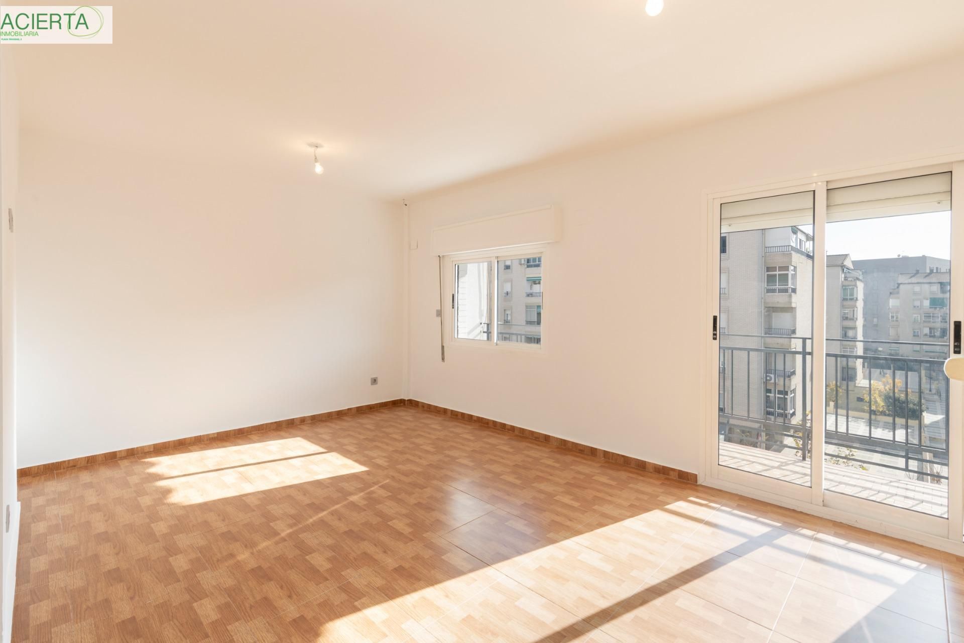 Pis en venda a Calle HUSARES, Angustias - Chana - Encina