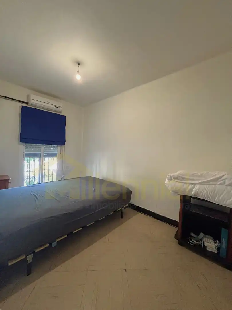 Bedroom of Flat for sale in Sevilla  with Air Conditioner