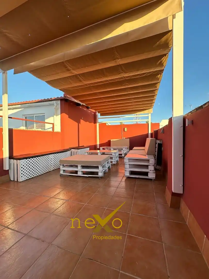 Terrassa de Dúplex en venda en Carmona amb Aire condicionat, Calefacció i Terrassa