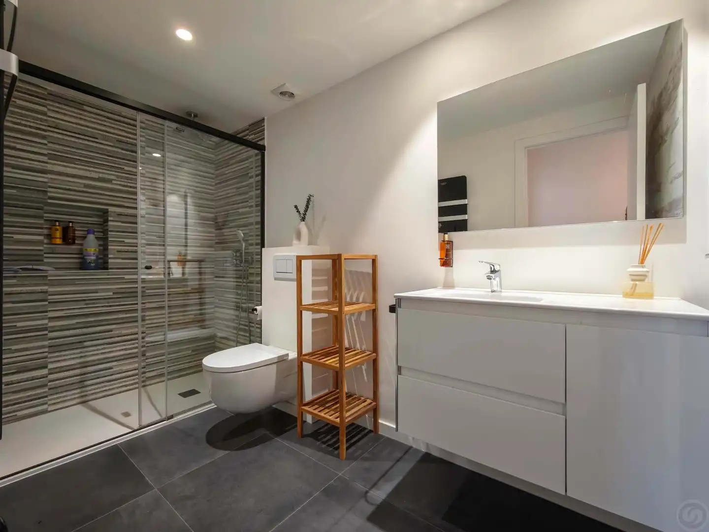 Badezimmer von Maisonette zum Verkauf in Cadaqués mit Klimaanlage, Heizung und Abstellraum