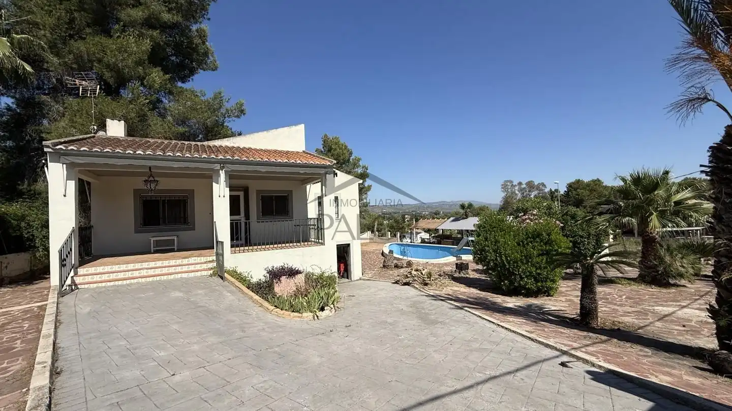 House with pool for sale in Alberic