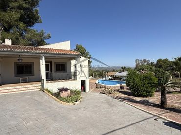 Casa con piscina in vendita a Alberic