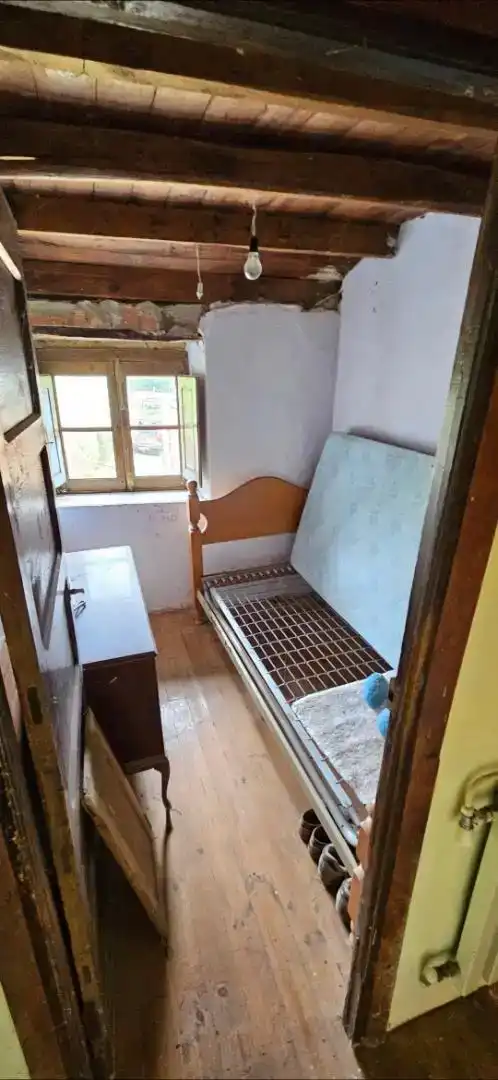 Dormitori de Casa adosada en venda en Belmonte de Miranda