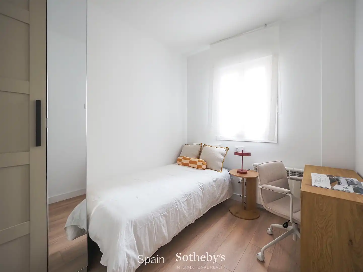Dormitori de Apartament en venda en Madrid amb Aire condicionat i Calefacció