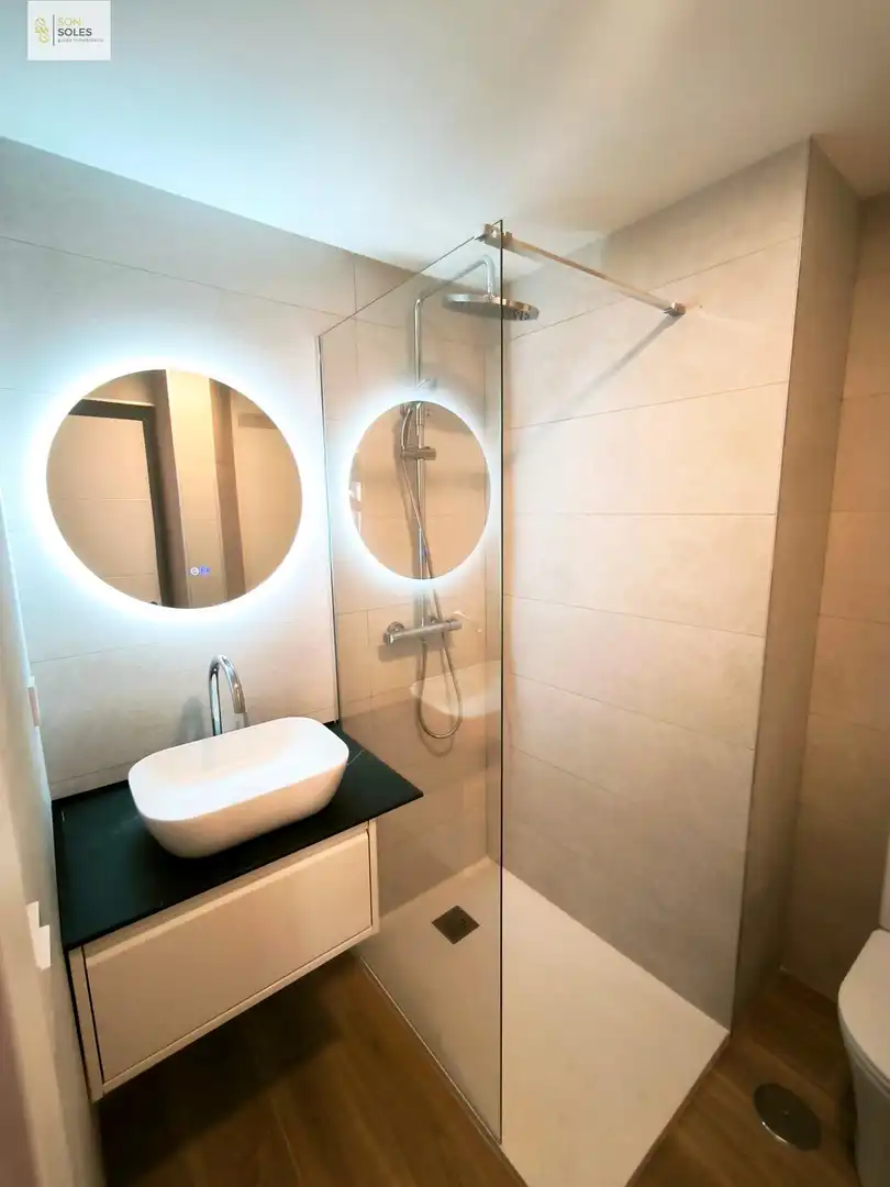 Badezimmer von Wohnung zur Miete in Santander mit Heizung und Möbliert
