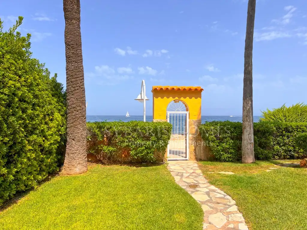 Garten von Einfamilien-Reihenhaus zum Verkauf in Dénia mit Klimaanlage und Gemeinschaftspool