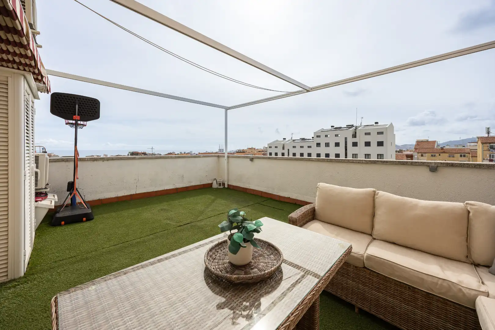 Terrasse von Maisonette zum Verkauf in Badalona mit Klimaanlage, Heizung und Terrasse