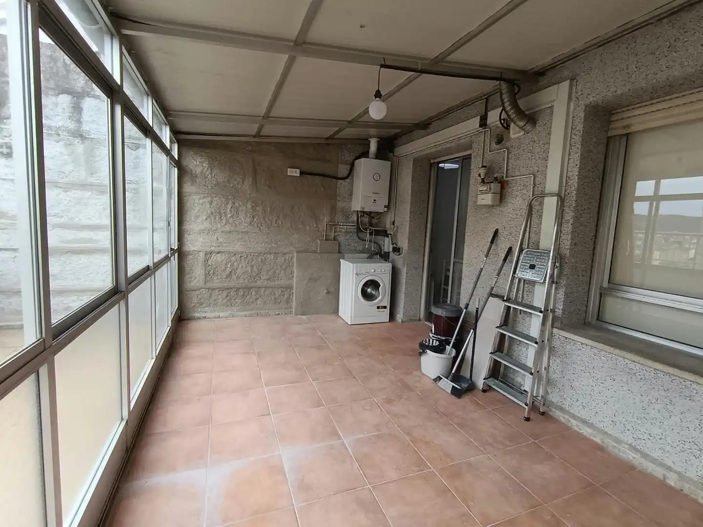 Piso para compartir en Ourense Capital  con Calefacción, Terraza y Amueblado