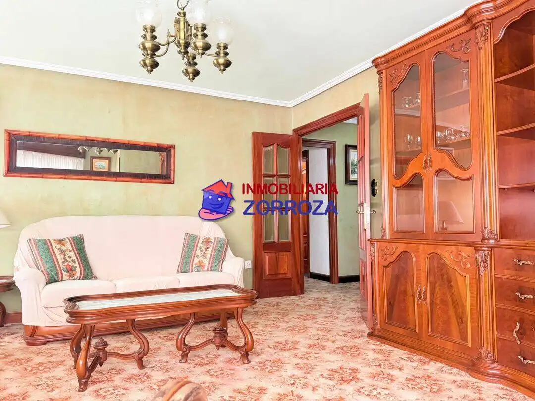 Living room of Flat for sale in Bilbao   with Heating, Storage room and Balcony