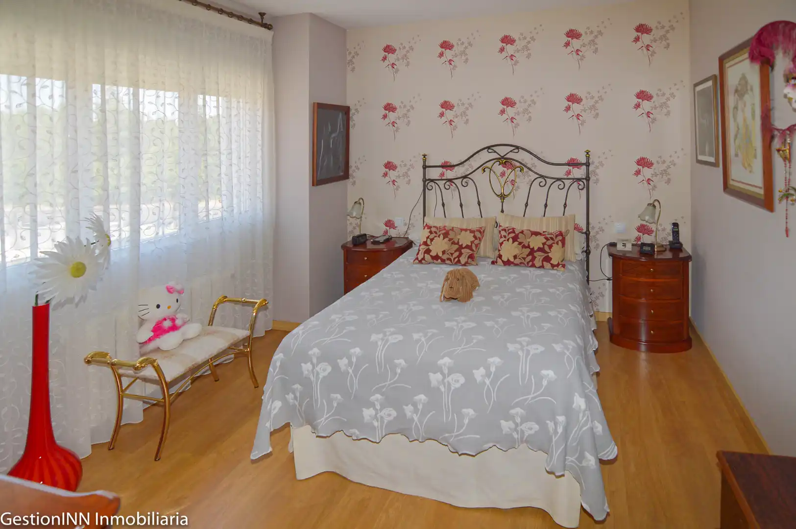 Habitación de Casa adosada en venta en Valdemorillo con Calefacción, Jardín privado y Parquet