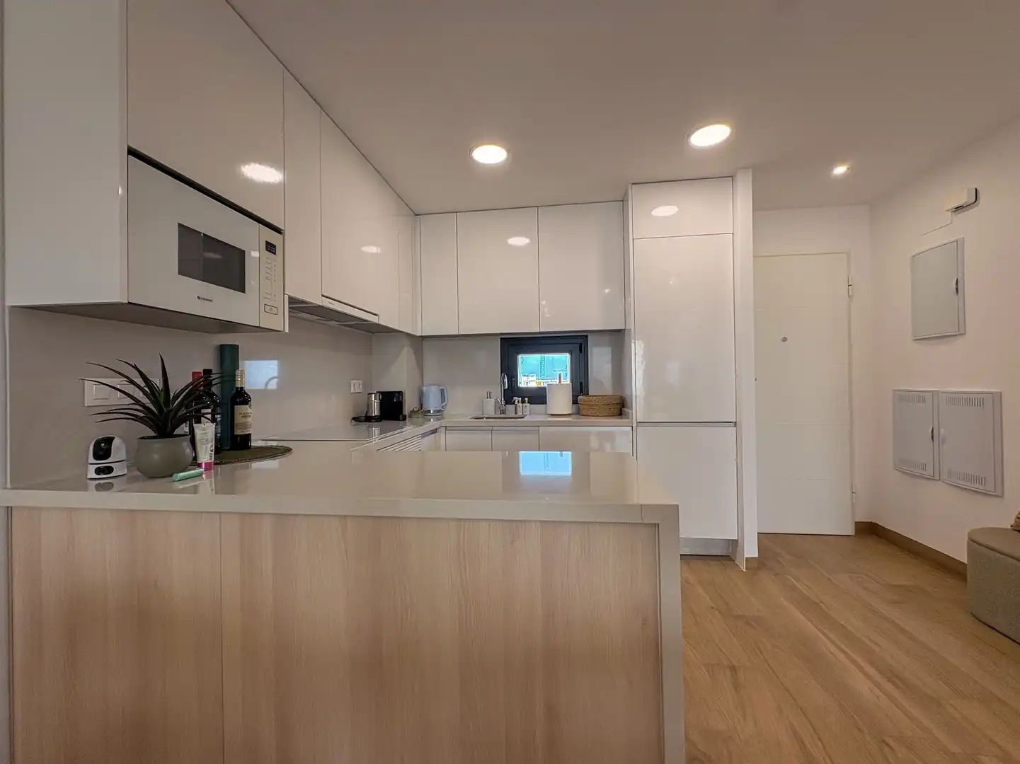 Cocina de Piso de alquiler en Torrevieja con Aire acondicionado, Calefacción y Jardín privado