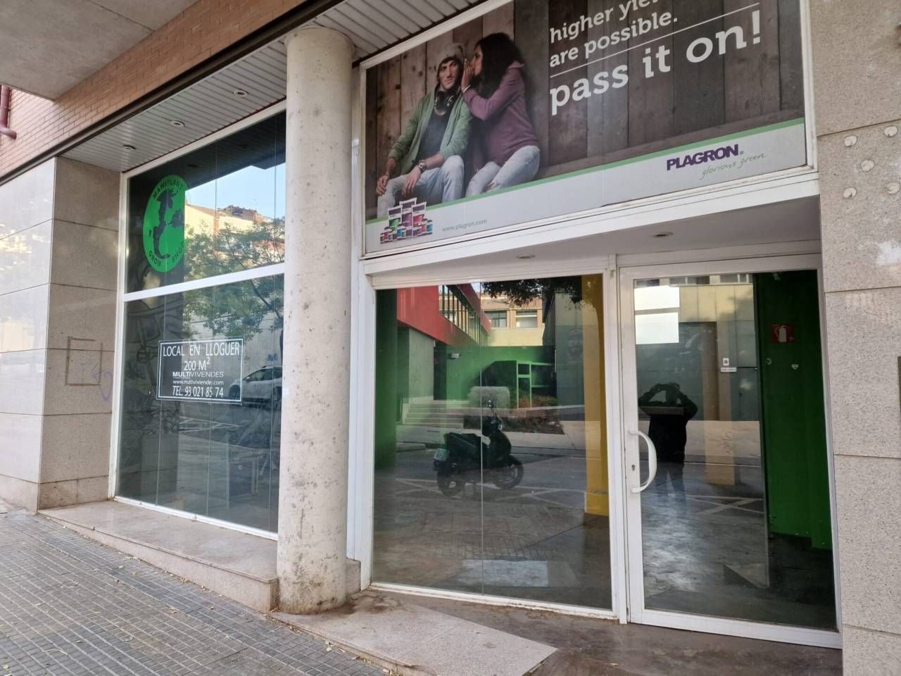 Premises to rent in Manresa  with Air Conditioner