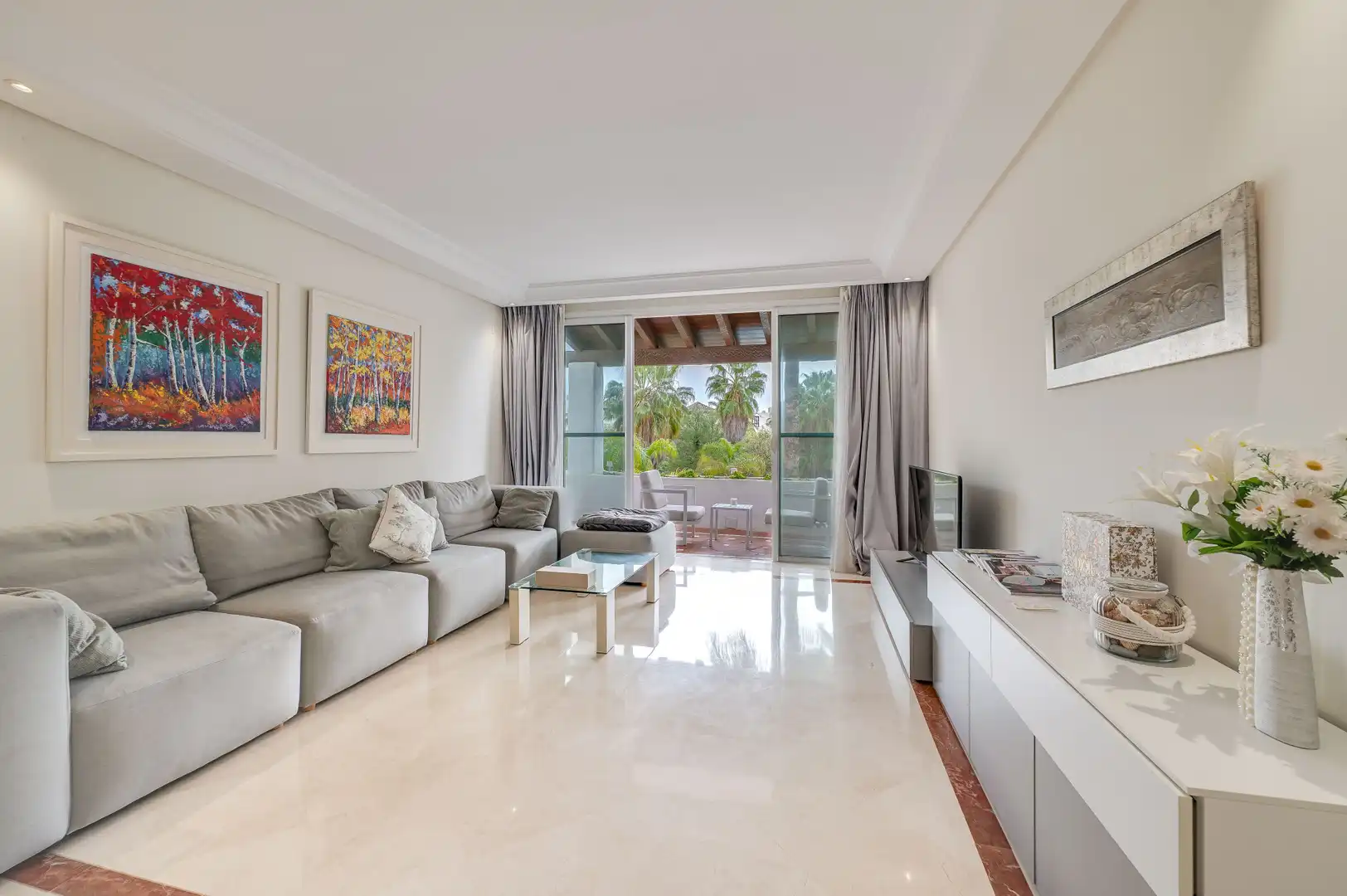 Sala de estar de Ático de alquiler en Marbella con Aire acondicionado, Terraza y Trastero