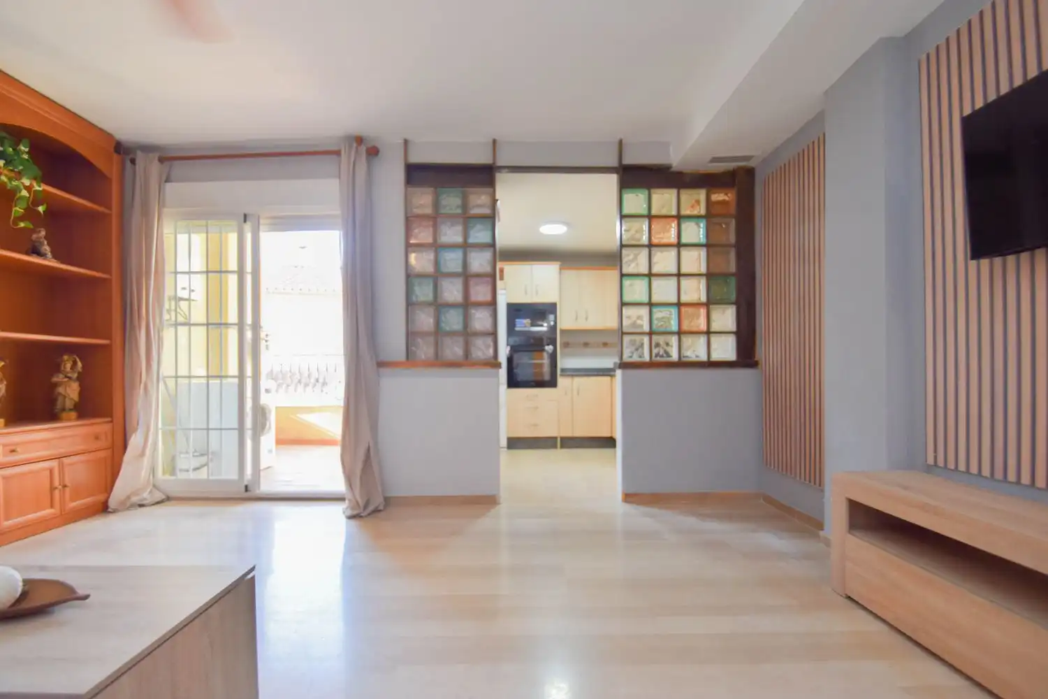 Dúplex en venta en Cúllar Vega con Terraza, Trastero y Amueblado