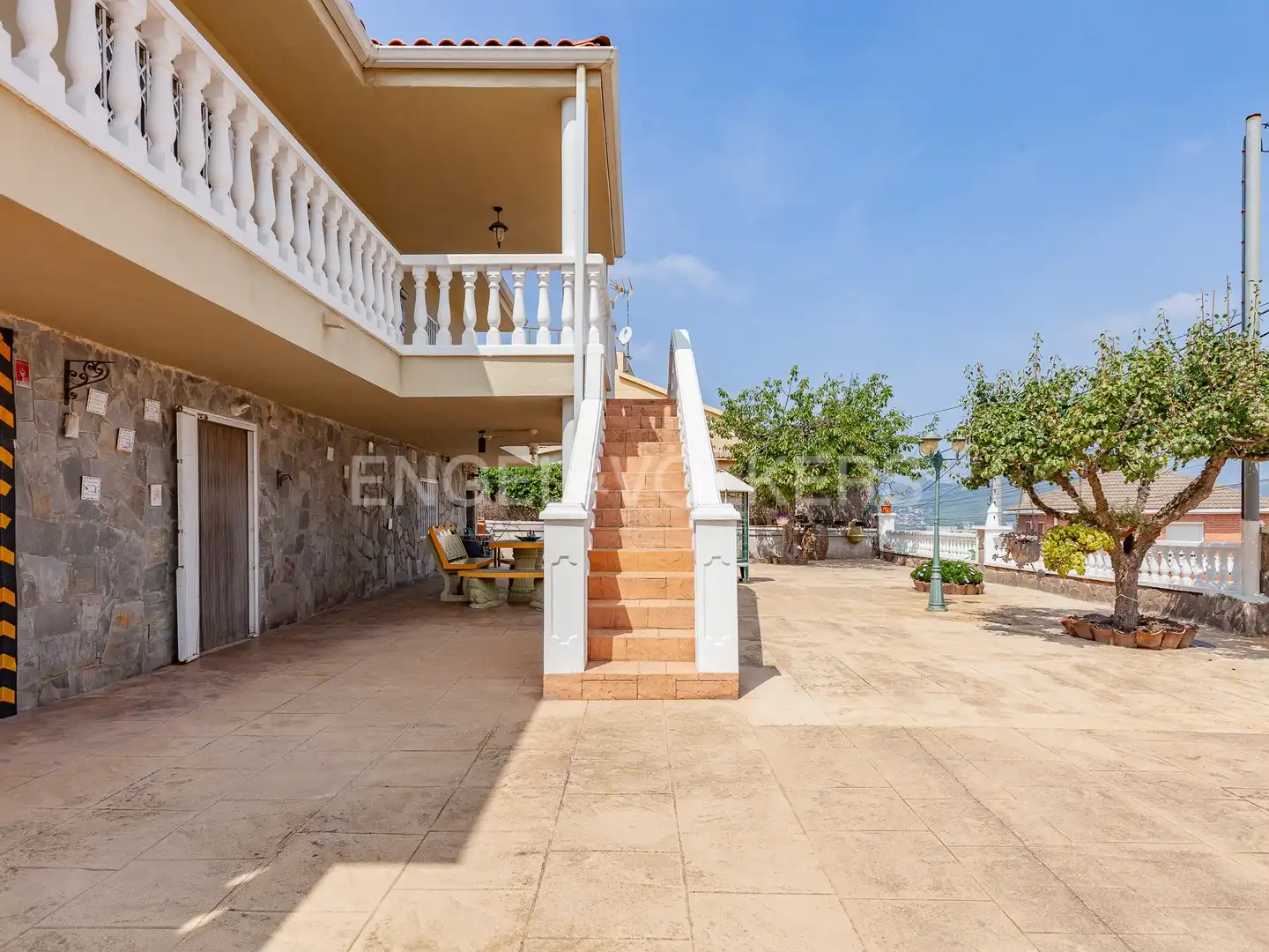 Vista exterior de Casa o chalet en venta en Terrassa con Aire acondicionado, Calefacción y Terraza