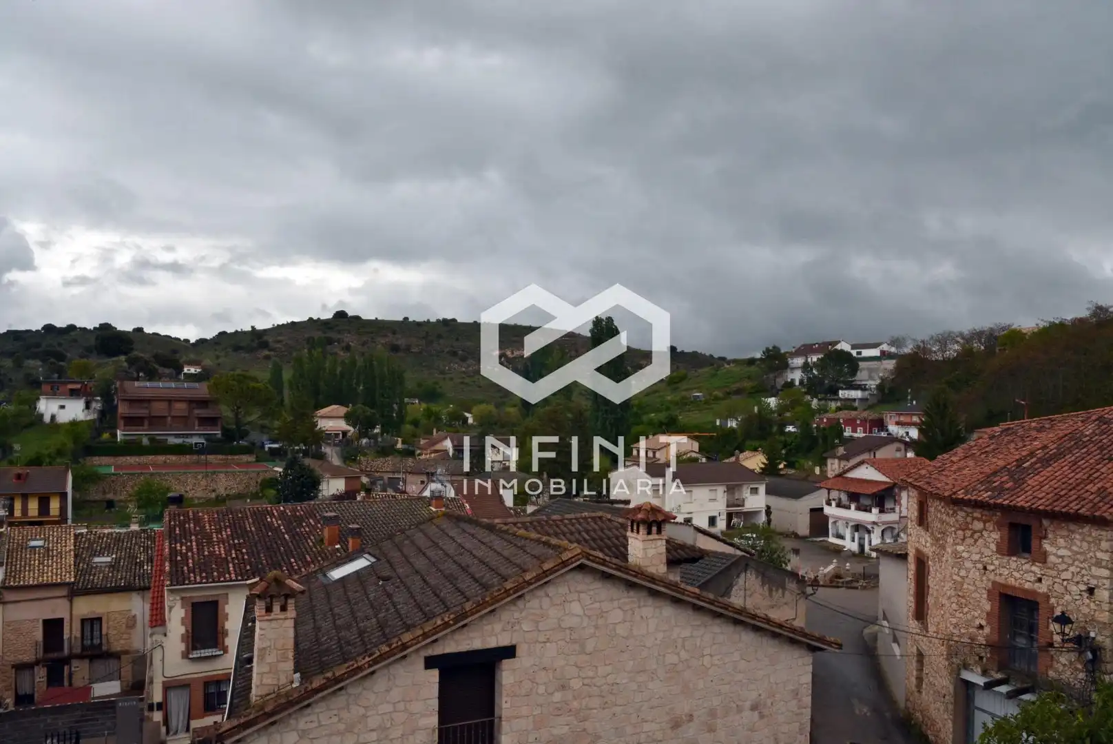 Exterior view of Houses for sale in Peñalver  with Private garden and Balcony
