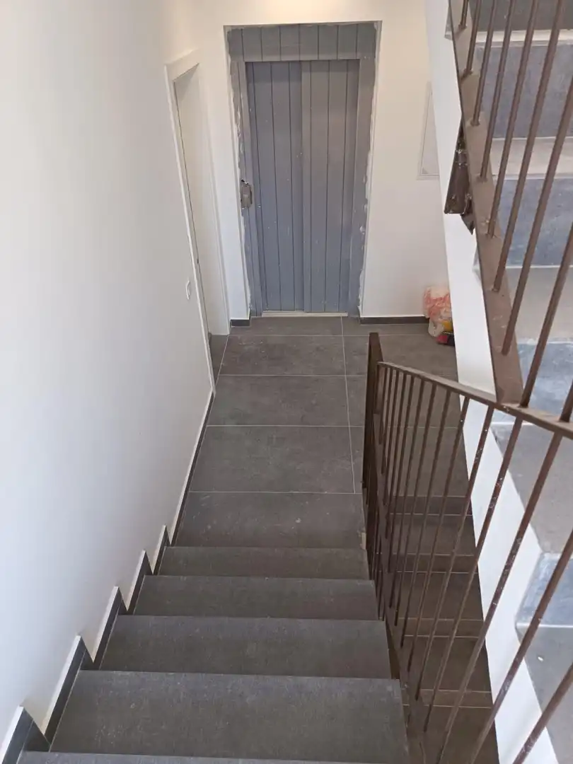Wohnung zum Verkauf in Sabadell mit Klimaanlage, Terrasse und Abstellraum