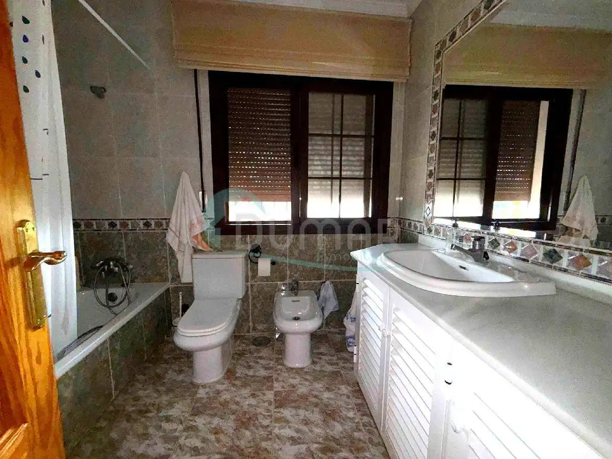Baño de Casa o chalet en venta en Marbella con Piscina y Piscina comunitaria