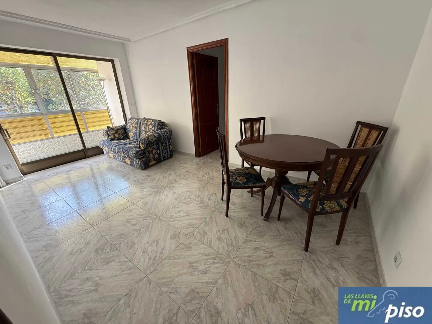 Piso con terraza en venta en Calle de la Transición 14, imagen 3