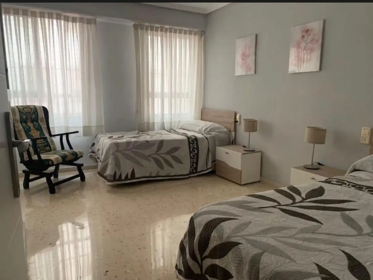 Habitación de Piso de alquiler en Santa Pola con Amueblado