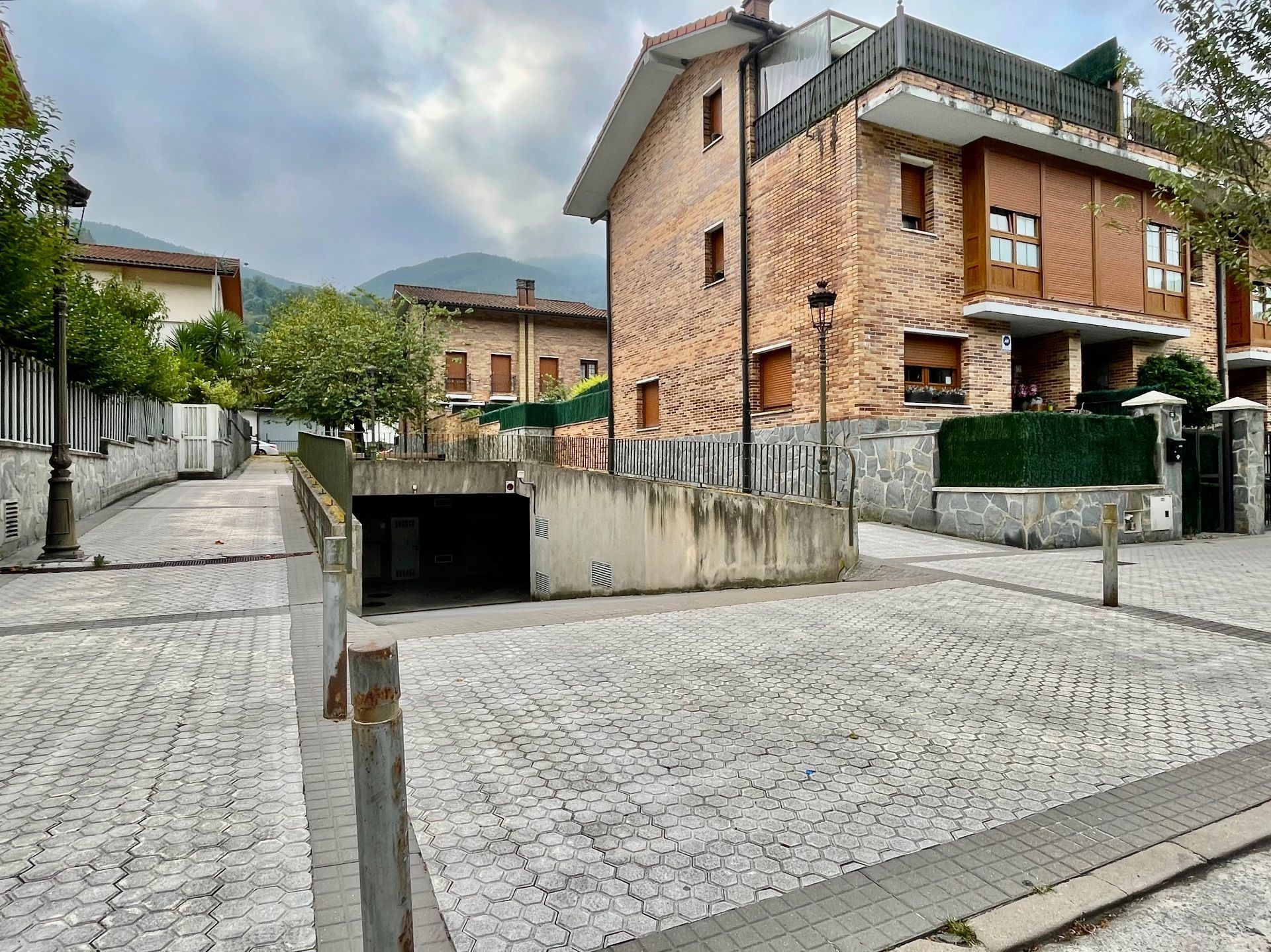 Vista exterior de Garatge en venda en Irura