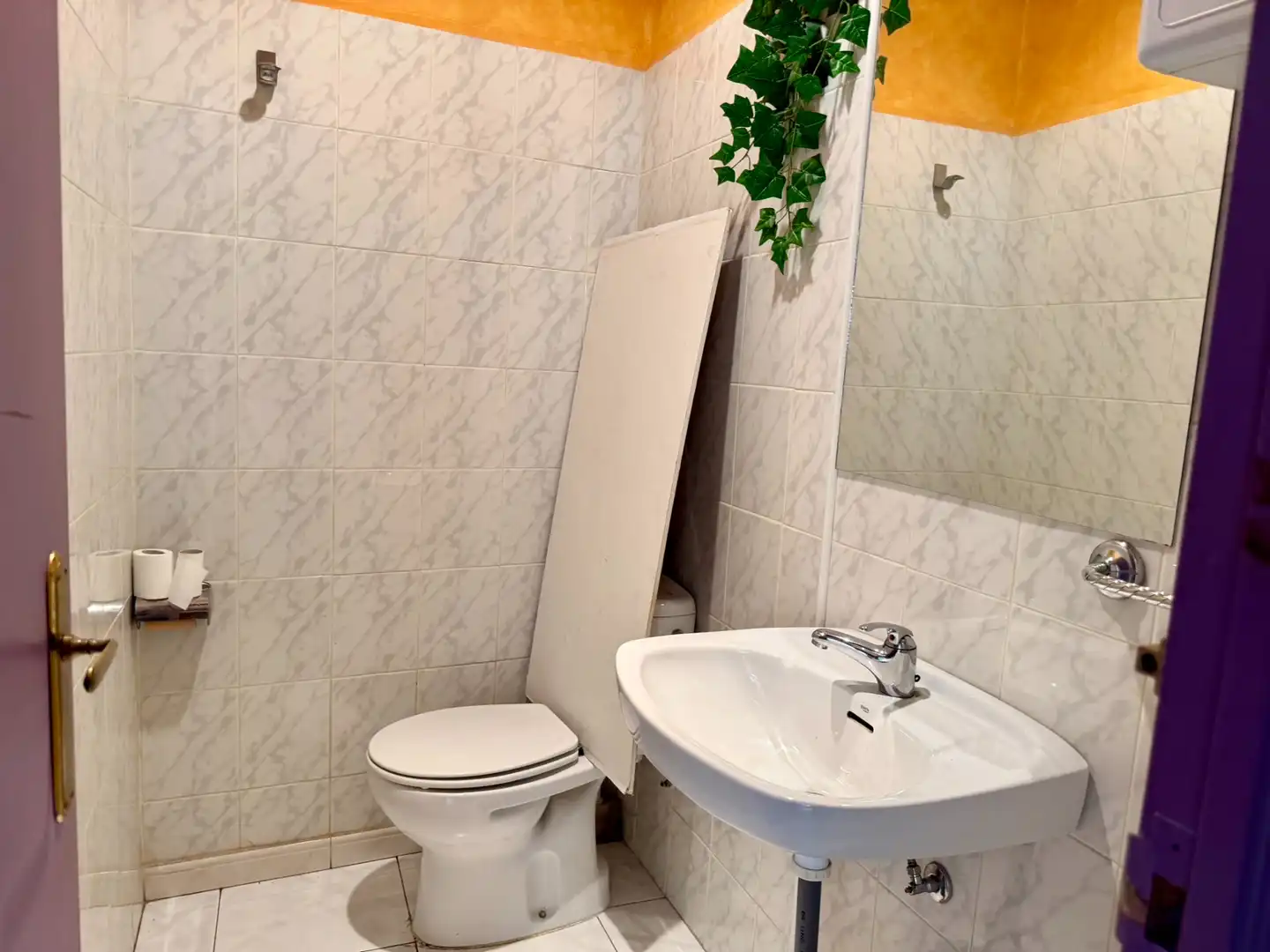 Baño de Local en venta en Ponferrada con Aire acondicionado