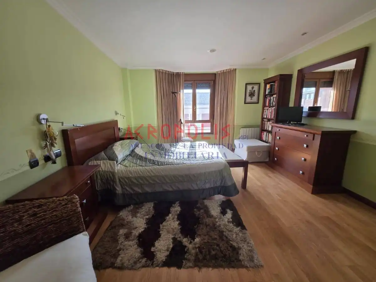 Bedroom of Houses for sale in Onzonilla  with Heating, Terrace and Storage room