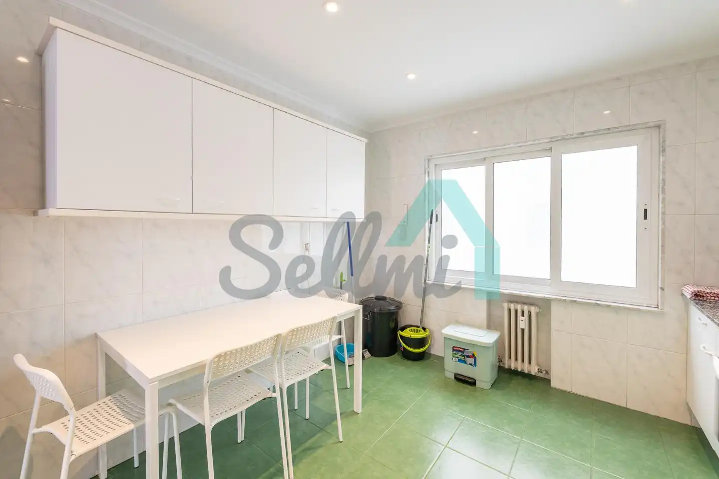 Cocina de Piso en venta en Oviedo  con Calefacción