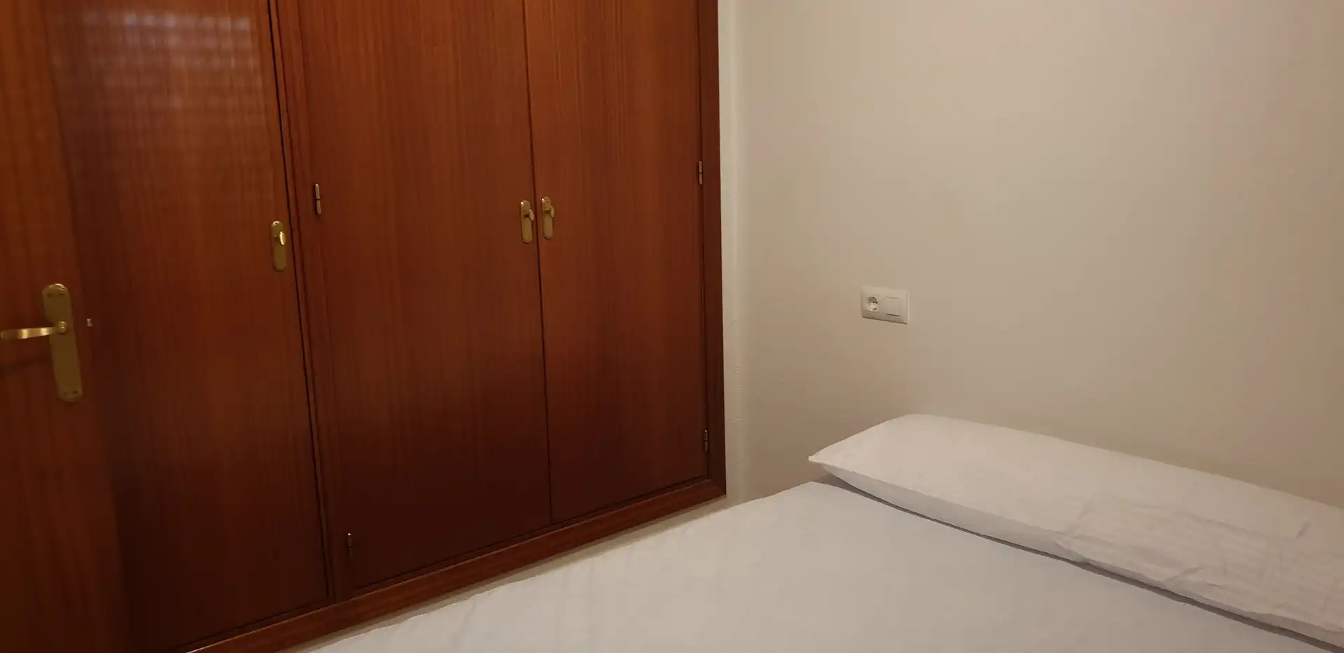 Dormitori de Apartament en venda en El Bosque amb Moblat