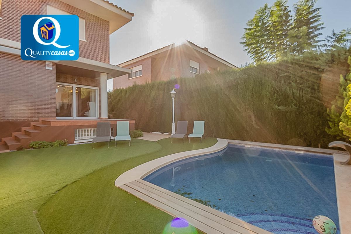 Piscina de Casa o xalet de lloguer en Mutxamel amb Aire condicionat, Calefacció i Terrassa