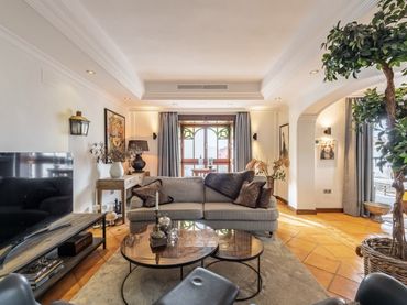 Casa a schiera con balcone in vendita a Nueva Andalucía
