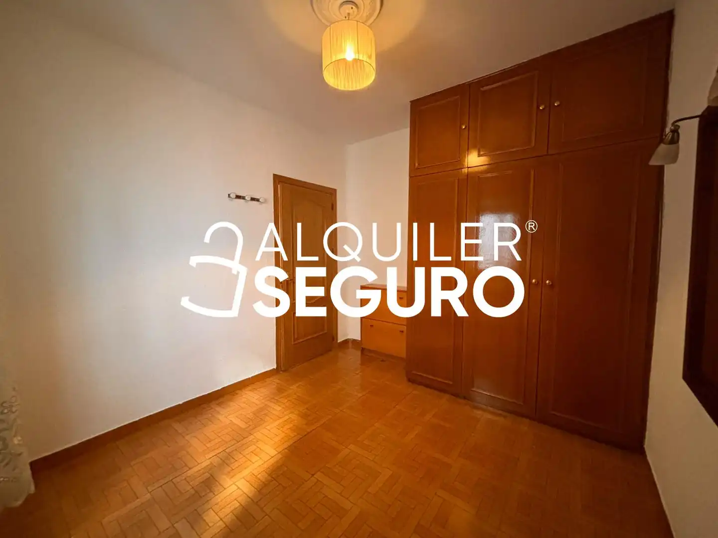 Schlafzimmer von Wohnung zur Miete in Madrid mit Klimaanlage und Heizung