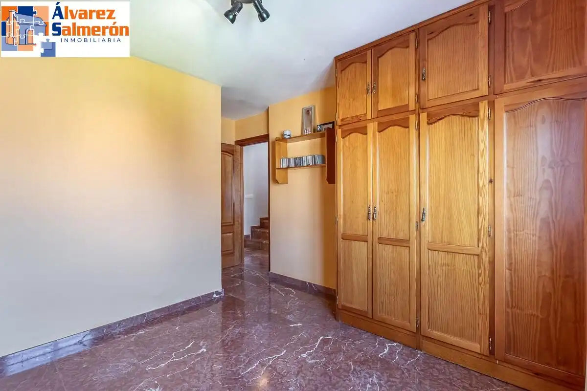 Casa pareada con piscina en venta en Calle CARLOS CANO (HI), imagen 22