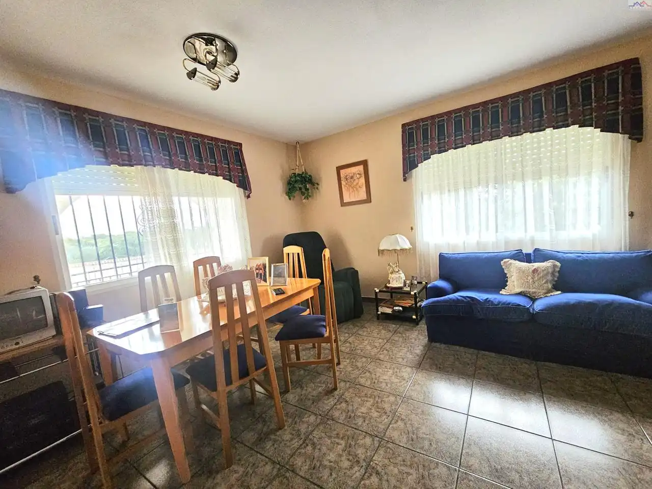 Sala de estar de Casa o chalet en venta en Villa del Prado con Calefacción, Terraza y Trastero