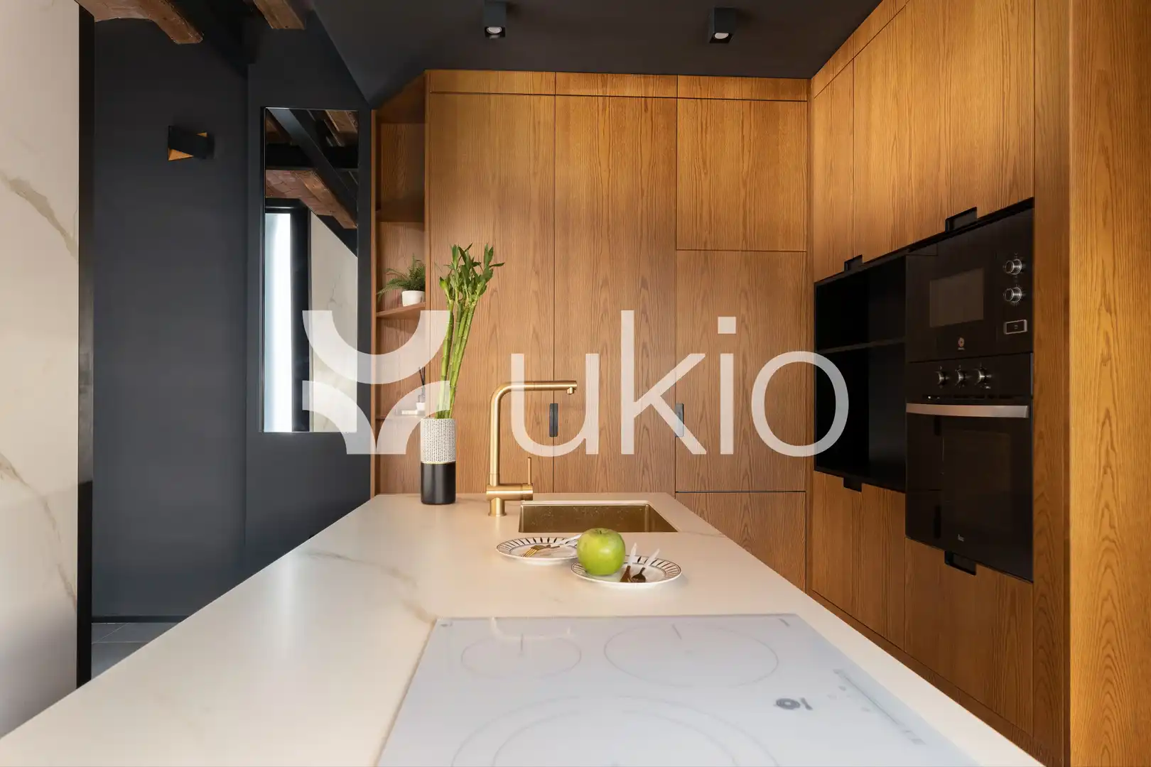 Cocina de Apartamento de alquiler en Barcelona con Aire acondicionado, Calefacción y Amueblado