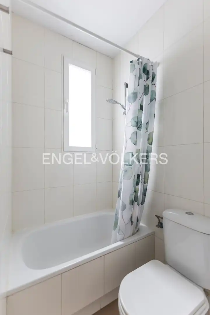 Bathroom of Attic for rent in Barrio de Salamanca