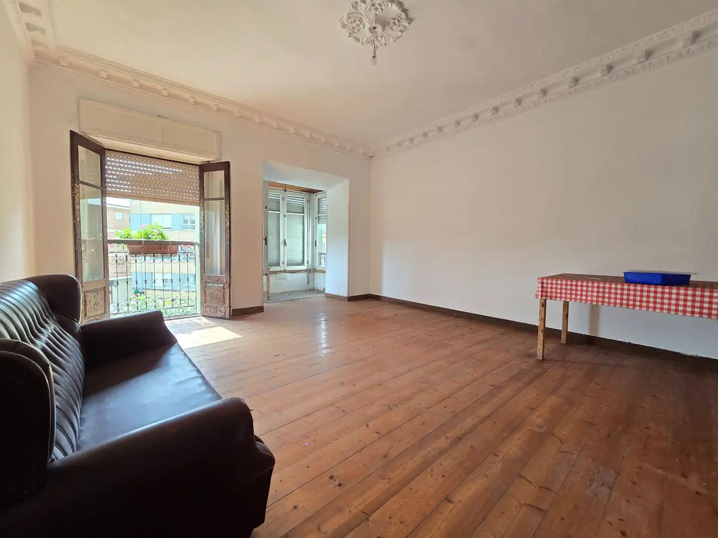 Wohnzimmer von Gebäude zum Verkauf in Llanes
